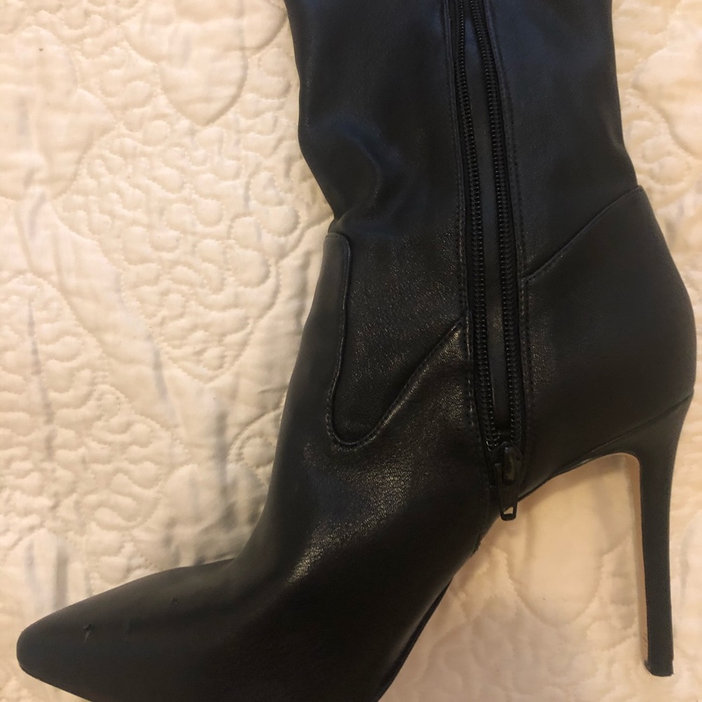 Black leather boots - Picture 2 of 3